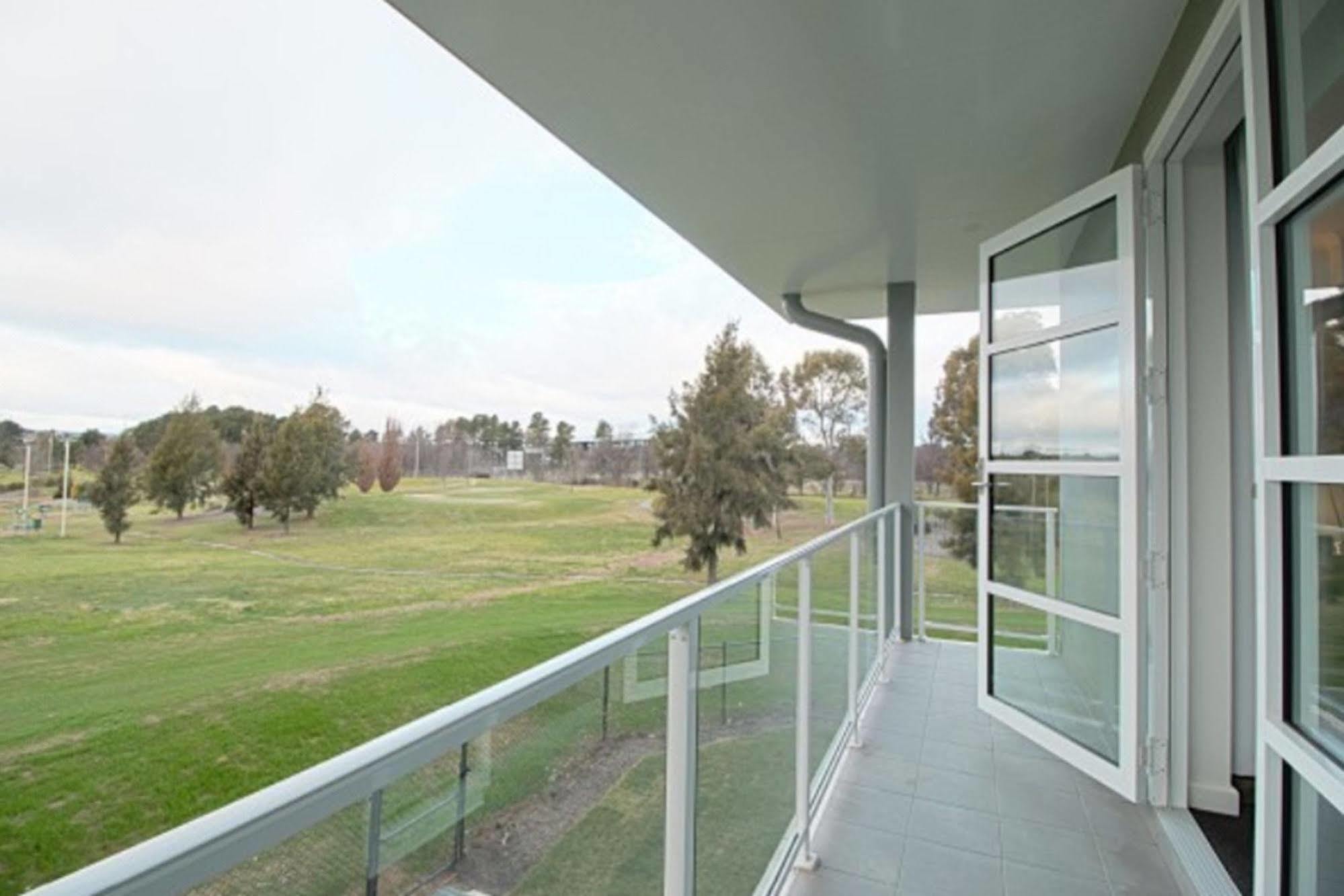 Abode Narrabundah Hotell Canberra Eksteriør bilde